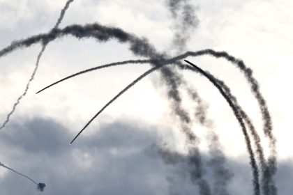 Israel Intensifica Ofensiva en Líbano para Aislar a Irán