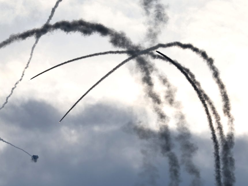 Israel Intensifica Ofensiva en Líbano para Aislar a Irán