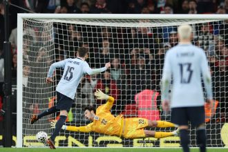 Uruguay Rescata un Empate Épico en Wembley: Bielsa y Valverde Brillan
