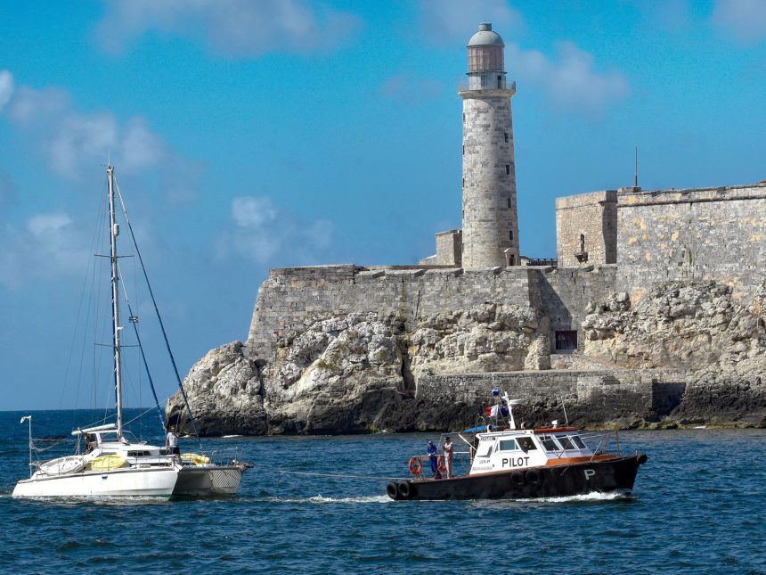 Petrolero ruso sancionado llega a Cuba: ¿Quién usará el crudo?