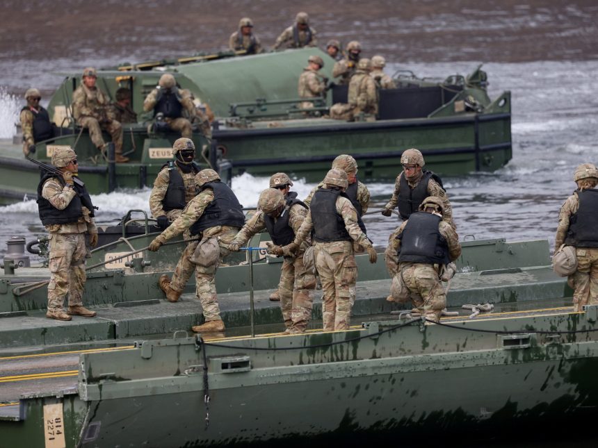 EE.UU. Intensifica la Guerra contra Irán: Tropas en el Frente