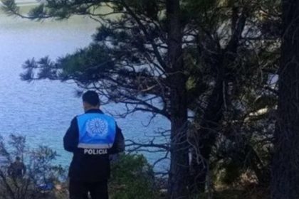 Tragedia en Lago Epuyén: Hombre fallece tras vuelco de veleros