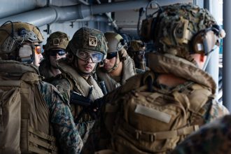 ¿Guerra inminente? Trump negocia mientras EE.UU. despliega tropas en el Golfo