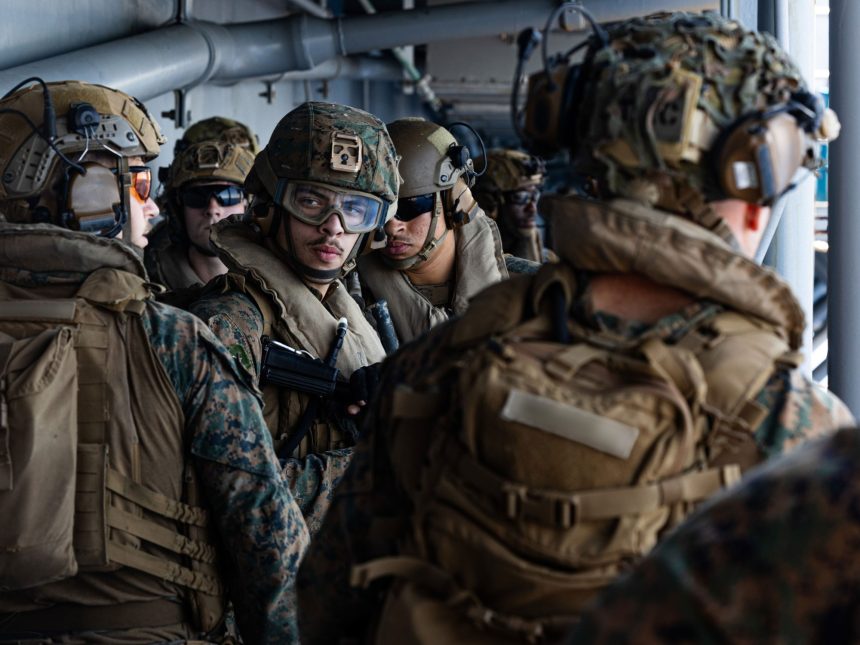 ¿Guerra inminente? Trump negocia mientras EE.UU. despliega tropas en el Golfo