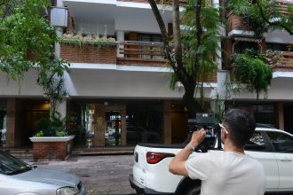 Escribana de Manuel Adorni en Caballito: Revelaciones Impactantes