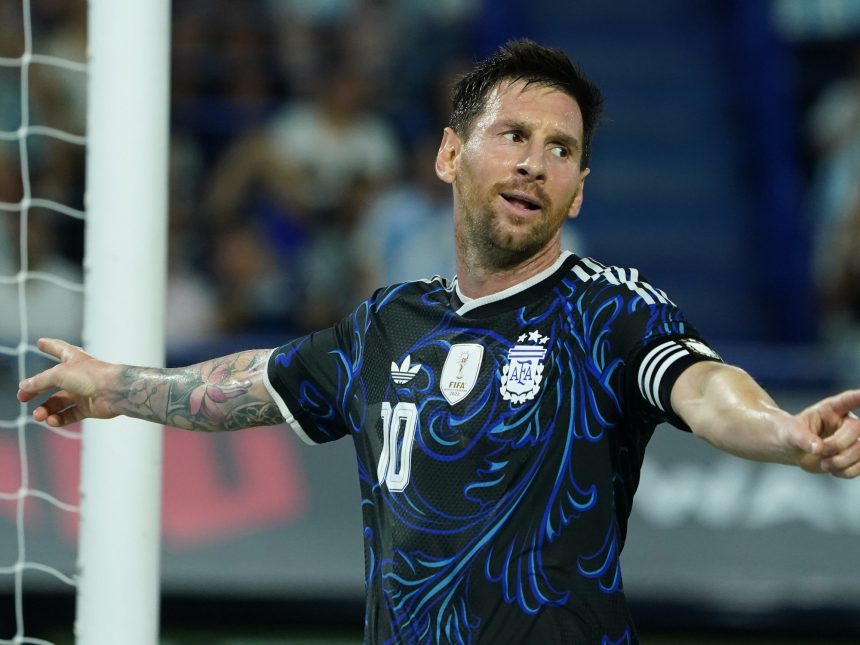 Messi brilla en su despedida: gol y asistencia en el 5-0 a Zambia