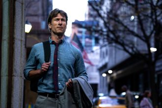 Jugada Maestra: El Combo Maldito de Codicia, Venganza y Glen Powell