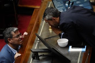 Conflicto K: Libertarios desafían al peronismo en la Bicameral de Inteligencia