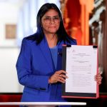 Delcy Rodríguez destituye a familiares de Maduro: cambios en su gobierno