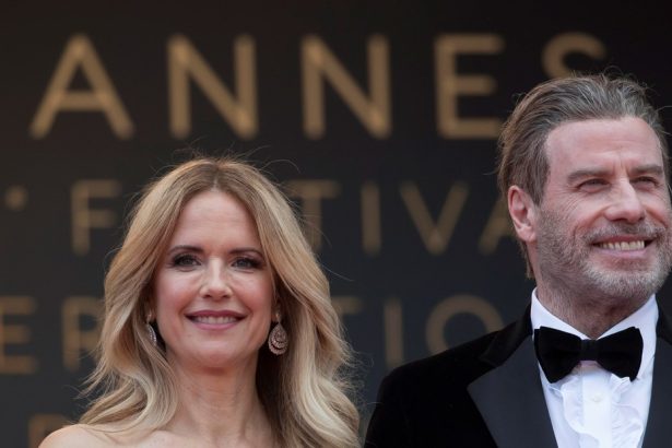 Travolta se convierte en director: su apasionante viaje aéreo