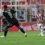 Unión Capitaliza Errores de Deportivo Riestra: ¡Expulsión Rápida y Blooper!
