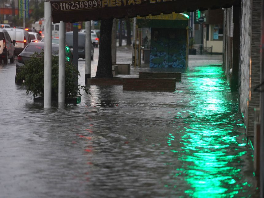 Impactante temporal en el AMBA: granizo, inundaciones y alertas