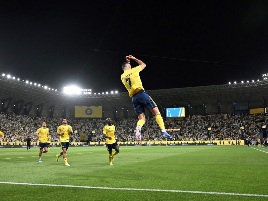 Cristiano Ronaldo regresa, anota doblete y se acerca a los 1000 goles