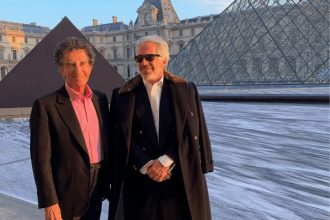 Epstein en París: El oscuro acceso del delincuente a la élite francesa