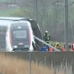 Tragedia en Francia: Tren de alta velocidad colisiona con camión militar