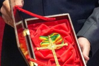 EE.UU. devuelve a Bolivia un crucifijo guardado por 35 años