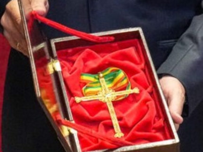 EE.UU. devuelve a Bolivia un crucifijo guardado por 35 años