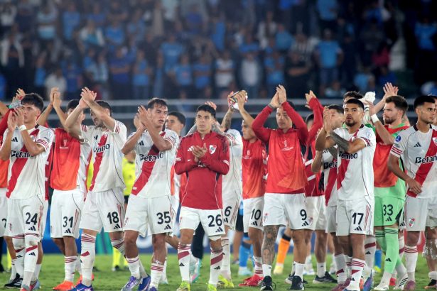 Racha de Coudet en River se detiene: empate y expulsión en Bolivia