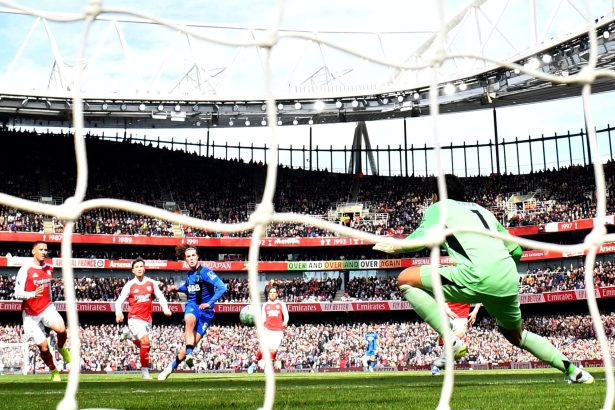 Premier League: Arsenal cae en casa y enfrenta dudas cruciales