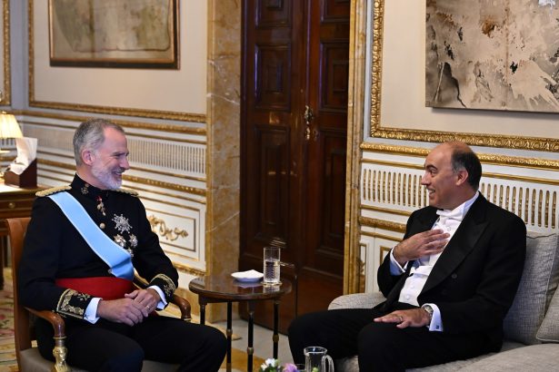 Impactante confrontación entre diplomático y embajador argentino en Madrid