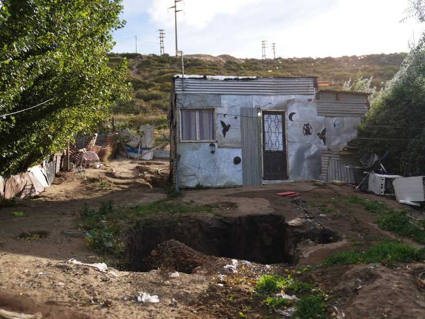 El hogar olvidado de Ángel: una vida en la precariedad y el dolor
