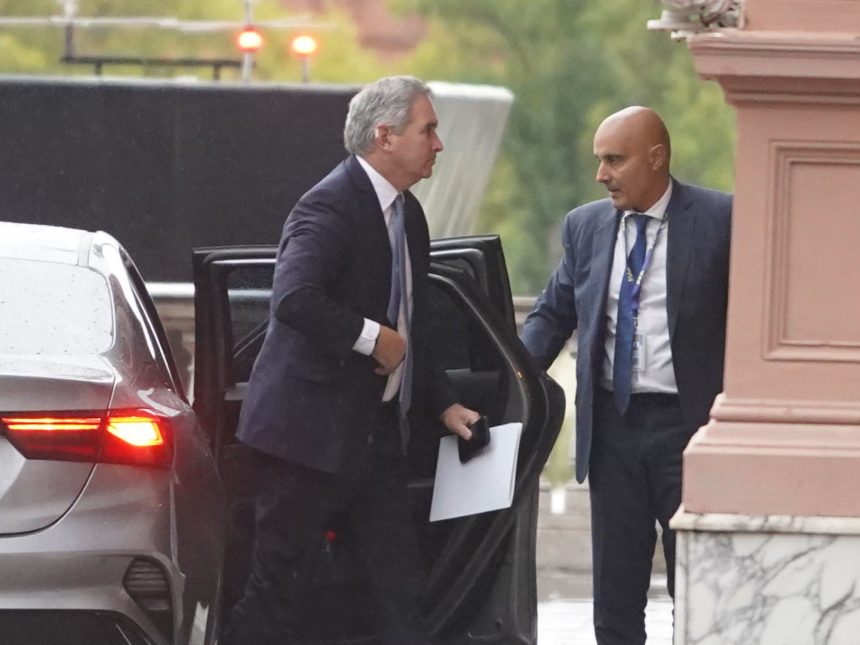 El Gobierno y los K: Pactos secretos en ascensos diplomáticos