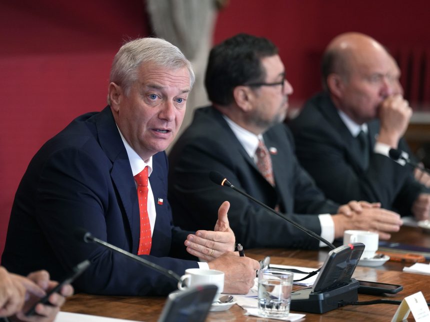 Chile: José Antonio Kast sufre drástica caída en aprobación al 36%