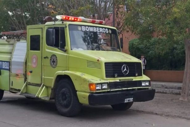 Experimento escolar termina en caos: botella explota y evacuan colegio