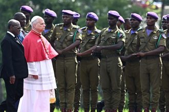 Papa en África: Urge a Camerún a Reflexionar sobre la Corrupción