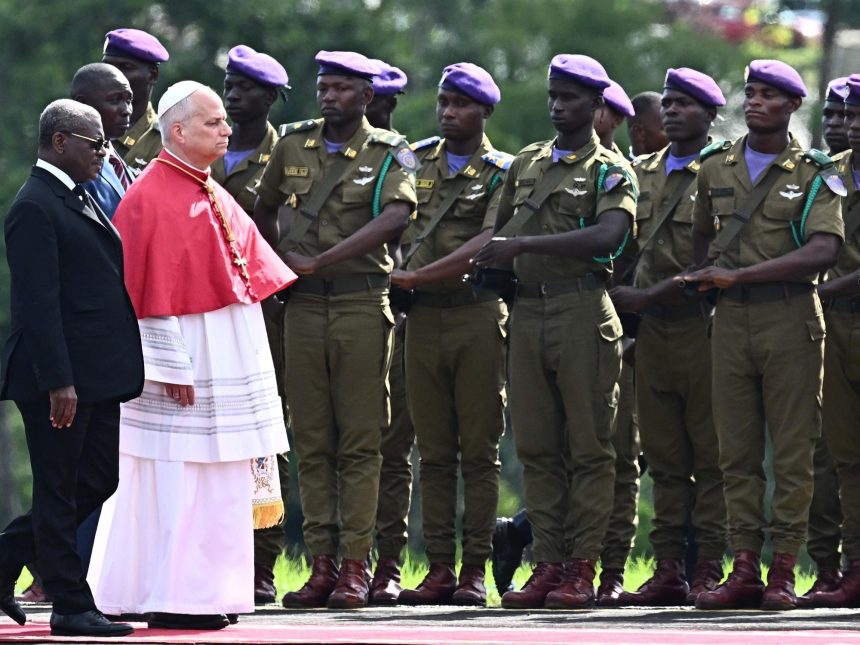 Papa en África: Urge a Camerún a Reflexionar sobre la Corrupción