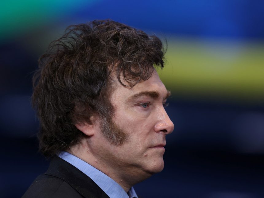 Javier Milei: Encuesta revela caída de apoyo en la Rosada