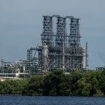 EE.UU. levanta sanciones al petróleo ruso tras reabrir el Estrecho de Ormuz