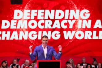 Pedro Sánchez lidera cumbre global para defender la democracia progresista