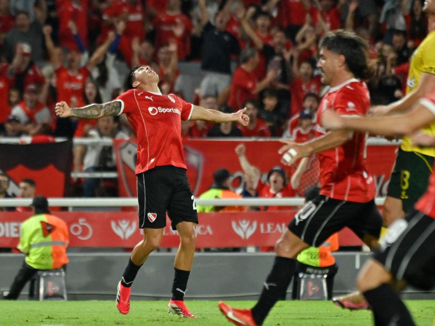 Independiente logra épica remontada y se afianza en playoffs