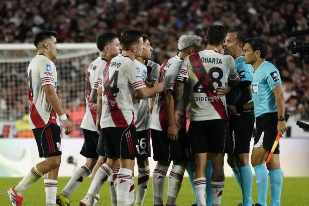 Superclásico: El penal que River pidió y el VAR ignoró