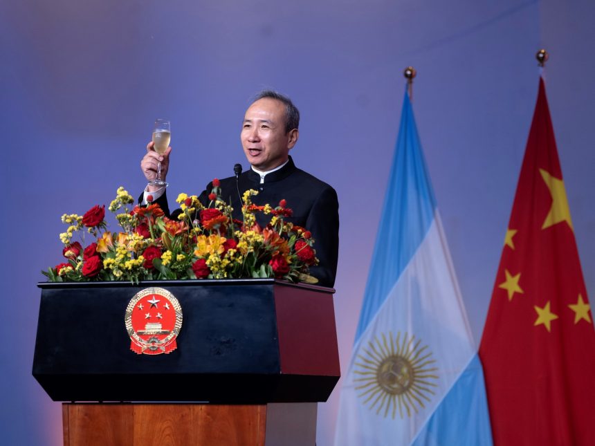 Embajada China responde contundentemente a embajador de EE. UU