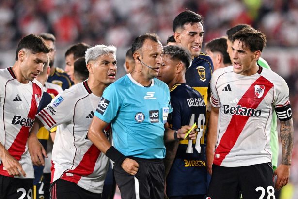 Superclásico: Polémica y VAR, ¿arbitrajes en la cuerda floja?