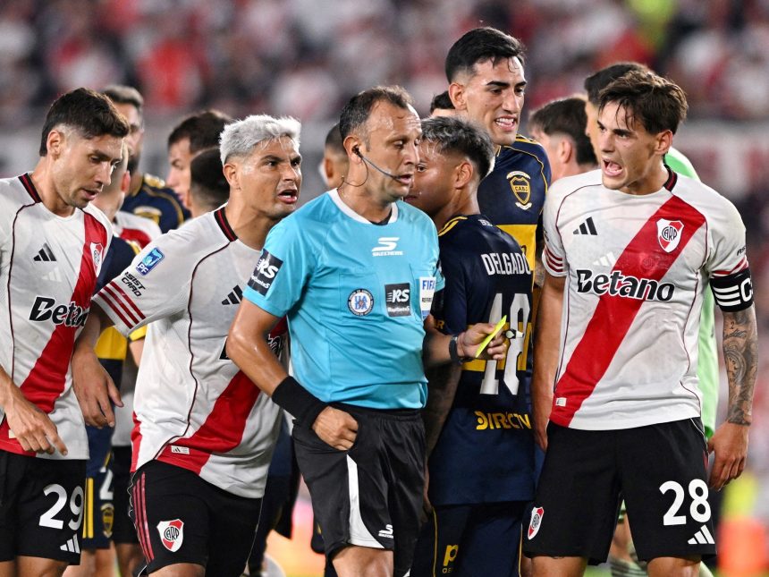 Superclásico: Polémica y VAR, ¿arbitrajes en la cuerda floja?