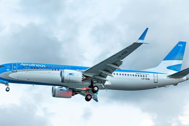 ¡Atención! Demoras en aeropuertos este viernes: ¿Qué vuelos se salvan?