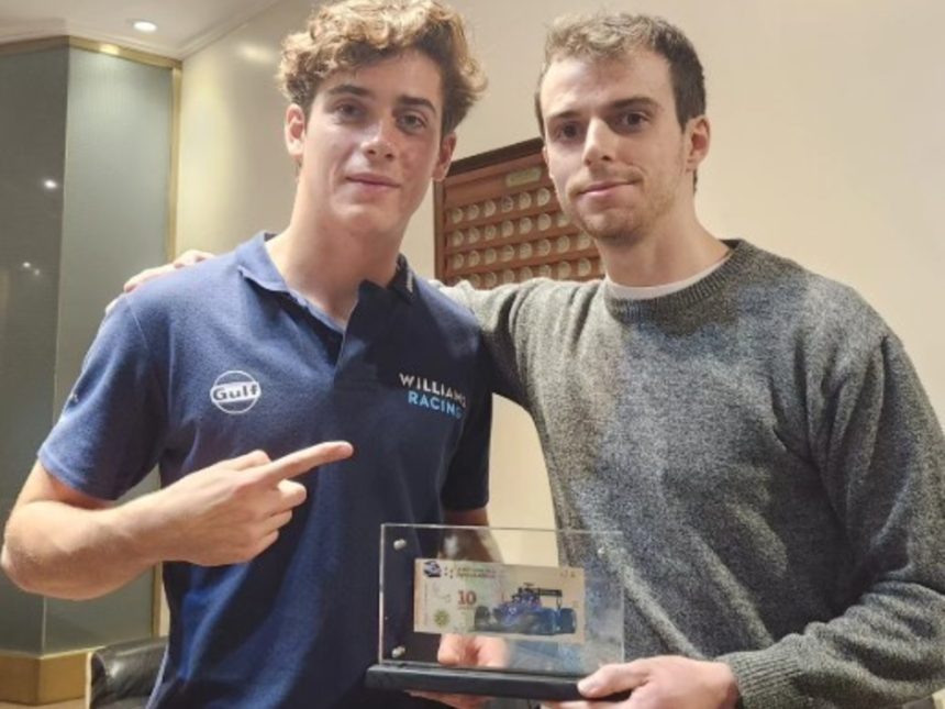 Transforma billetes de un dólar en arte: F1 y el sueño de Colapinto