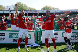 Locura en York City: Goles en el añadido y caos en la quinta división
