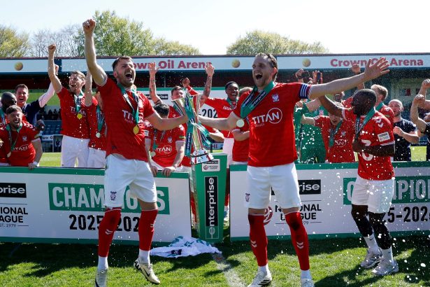 Locura en York City: Goles en el añadido y caos en la quinta división