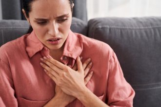 Alerta: El peligroso ‘punto ciego’ cardíaco en mujeres jóvenes y su prevención