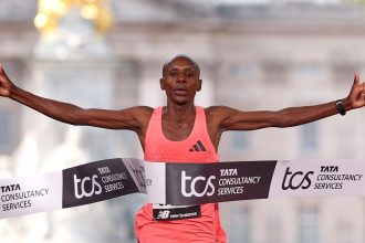 De Maratonista a Maratonista: ¡Gracias, Sabastian Sawe, por un Domingo Épico!