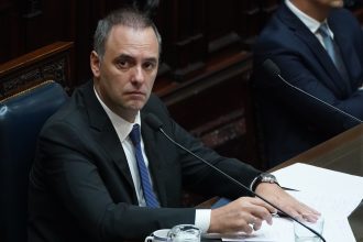 Adorni defiende su inocencia: ‘No voy a renunciar’ pese a críticas