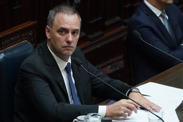 Adorni defiende su inocencia: ‘No voy a renunciar’ pese a críticas