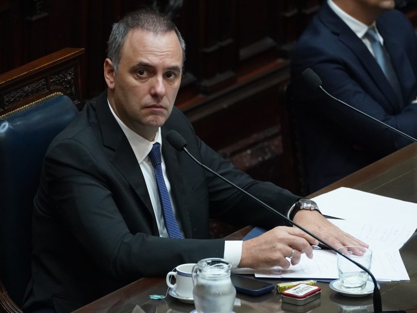 Adorni defiende su inocencia: ‘No voy a renunciar’ pese a críticas