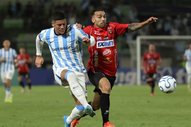 Racing se complica en la Copa Sudamericana: penal fallido y empate