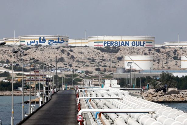 El impacto del bloqueo de EE. UU. en la vital industria petrolera iraní