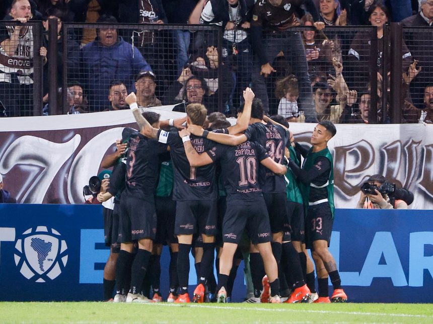 Platense triunfa sobre Santa Fe y se afianza en la Copa Libertadores